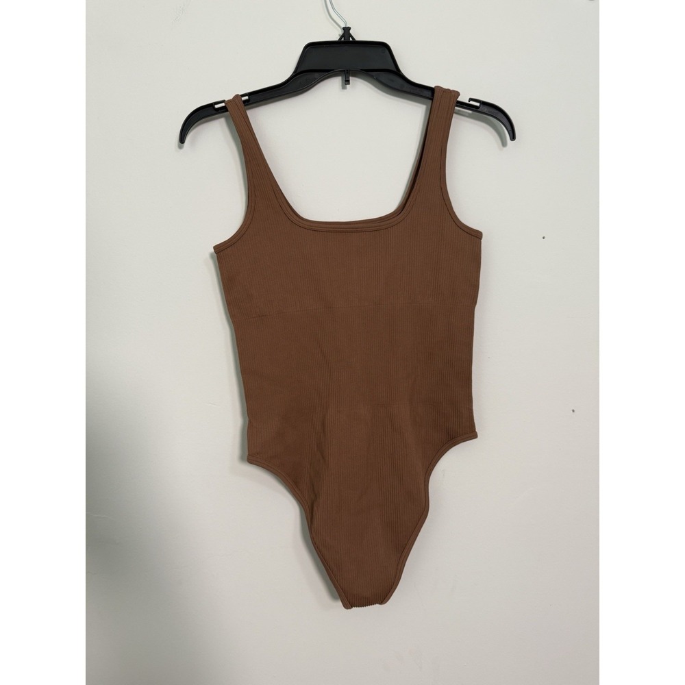 OQQ Womens Ribbed Seamless Bodysuit Brown Scoop Neck Tank Medium Bodycon - Picture 3 of 5